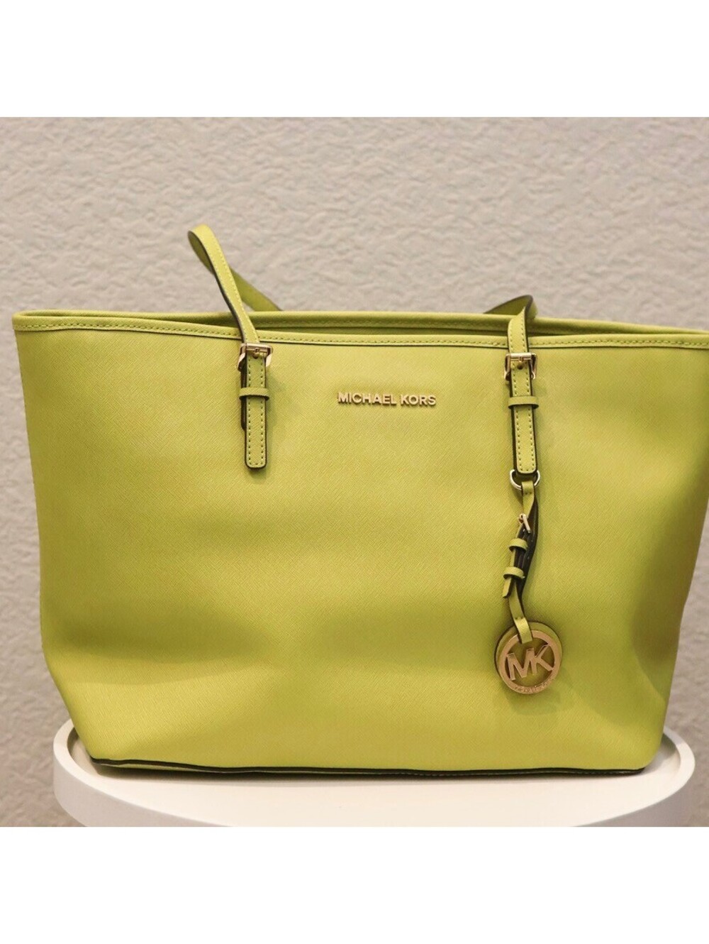 Michael Kors Jet Set Travel Saffiano Leather Tote Chartreuse Lime Excellent